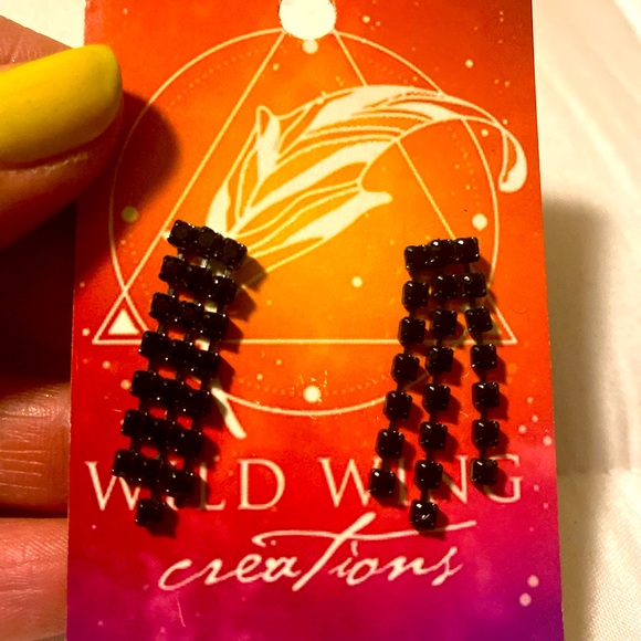 Black crystal choker necklace with black shiny gems with matching earrings. - Picture 5 of 7